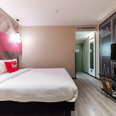 Отель Ibis Wuxi Yixing South Renmin Rd Экстерьер фото