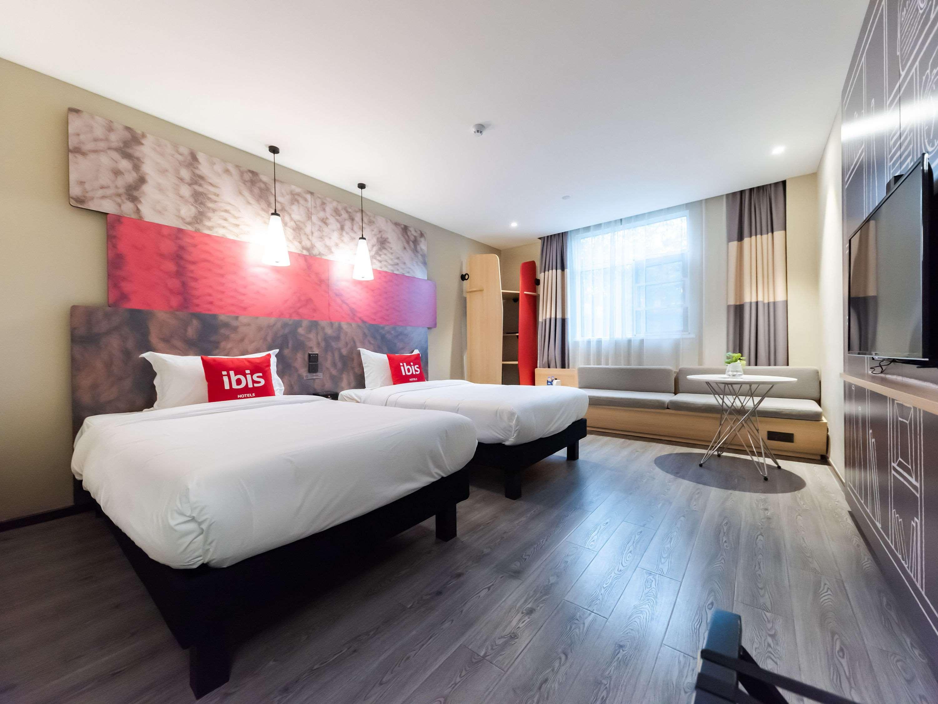 Отель Ibis Wuxi Yixing South Renmin Rd Экстерьер фото