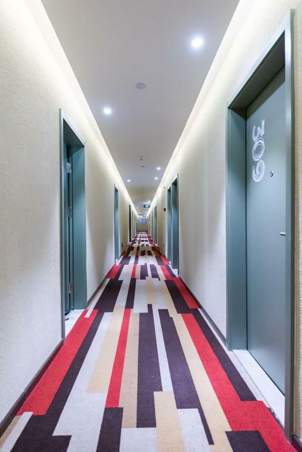 Отель Ibis Wuxi Yixing South Renmin Rd Экстерьер фото